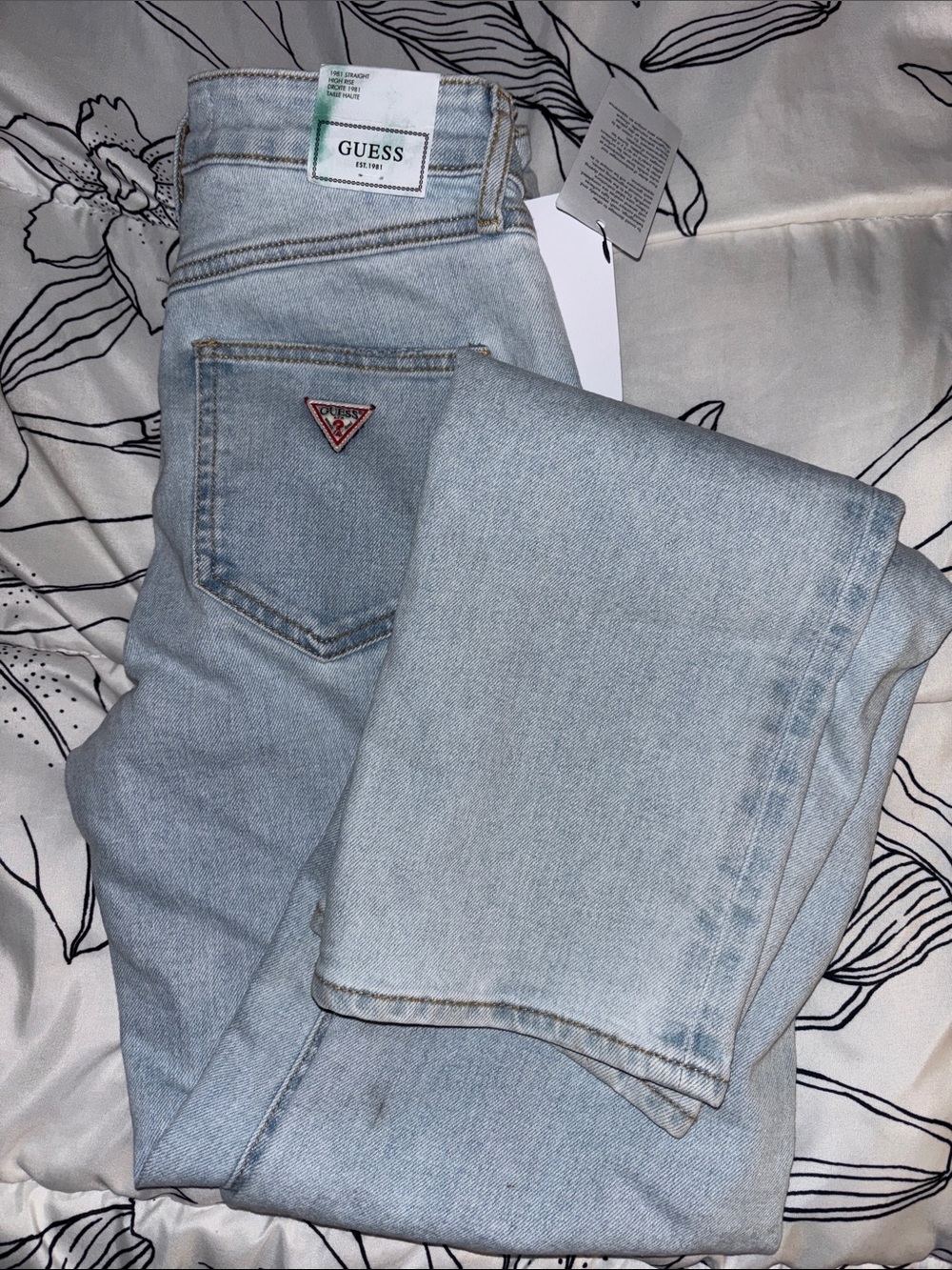 GUESS Women’s Light Blue High Rise 1981 Straight leg Jeans